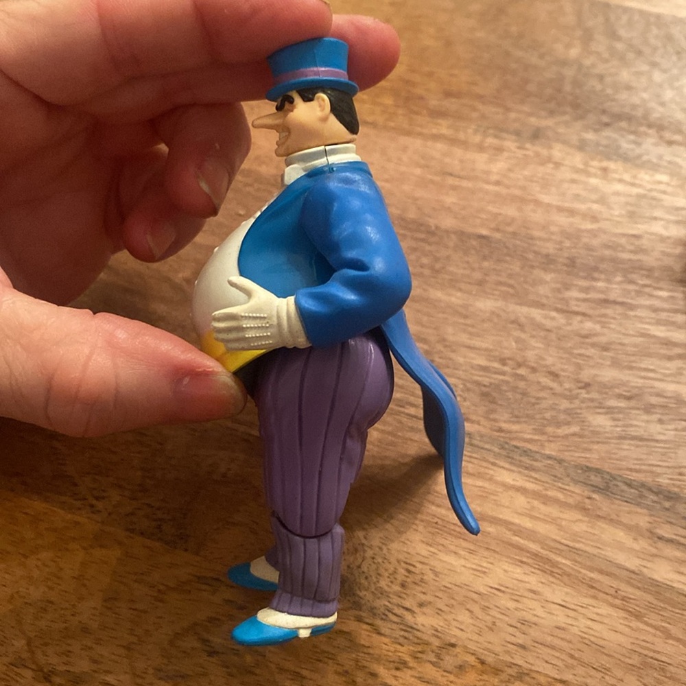1984 Vintage Kenner Super Powers The Penguin Action Figure w/ Umprella Top - Picture 8 of 10